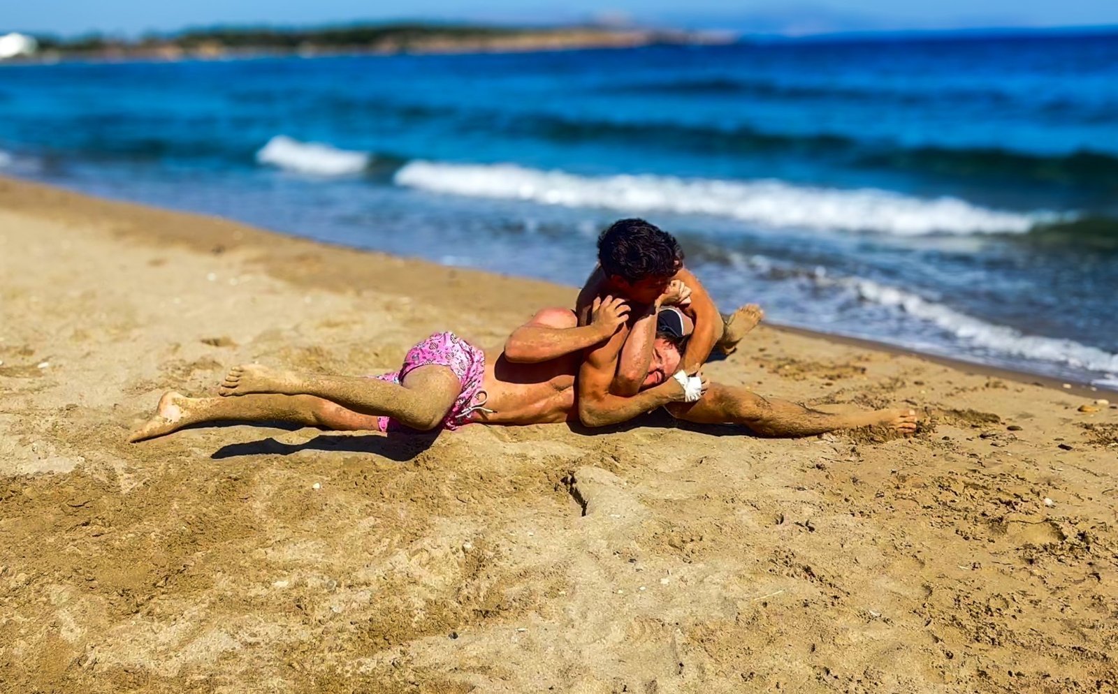 Beach Wrestling: Aaron vs. Lorenzo